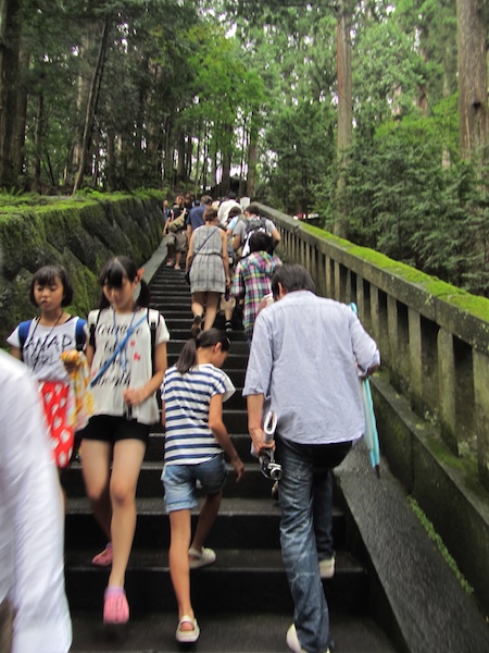 Nikko-Okumiya-scalinata